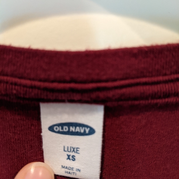 Old navy v-neck luxe tee wine red - Picture 2 of 3